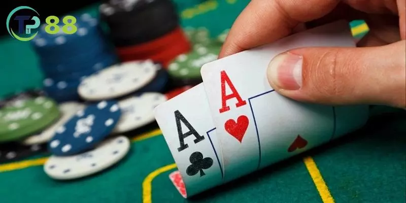 Poker có luật chơi đơn giản và dễ dàng